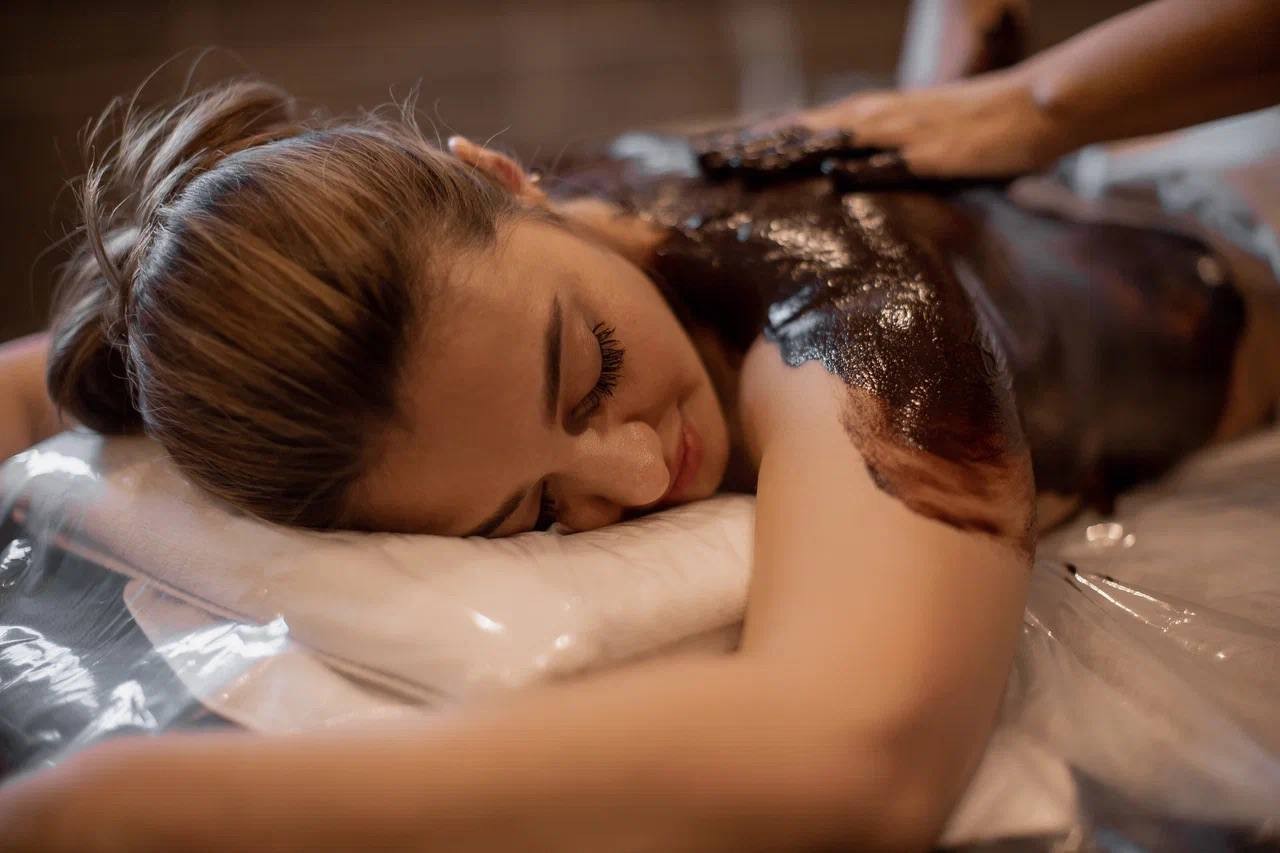 Шоколадное обёртывание тела в Lake Spa